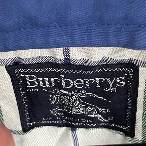 Vintage blue Burberry trench coat - Picture 7 of 7